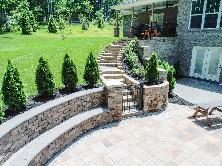 Lamb's Lawn Service & Landscaping LLC Image