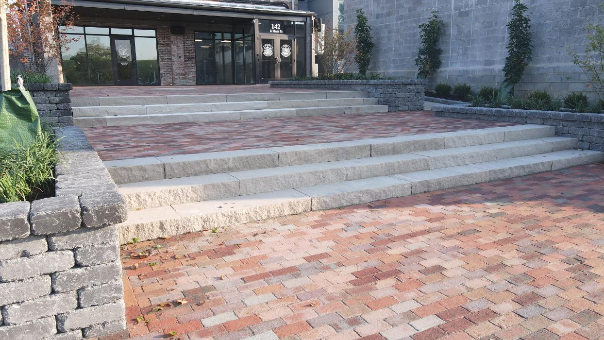 Lamb's Lawn Service & Landscaping LLC Image