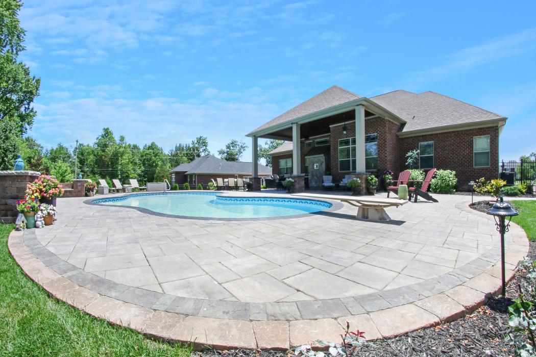 Lamb's Lawn Service & Landscaping LLC Image