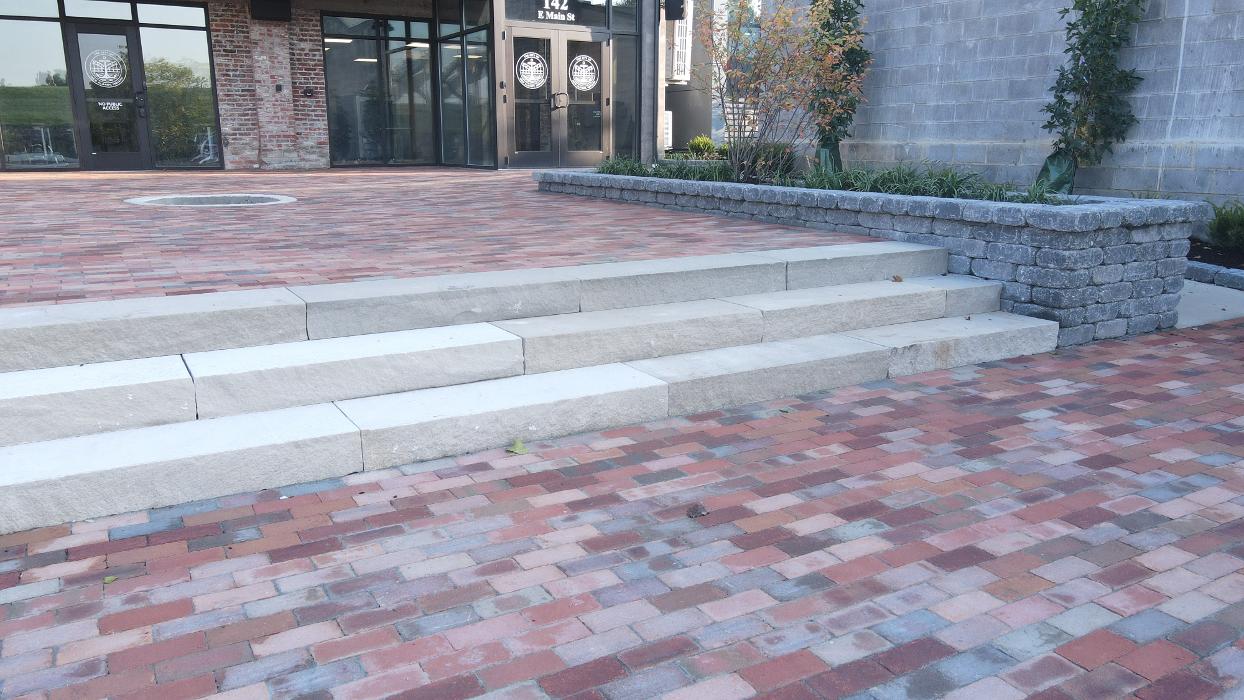 Lamb's Lawn Service & Landscaping LLC Image