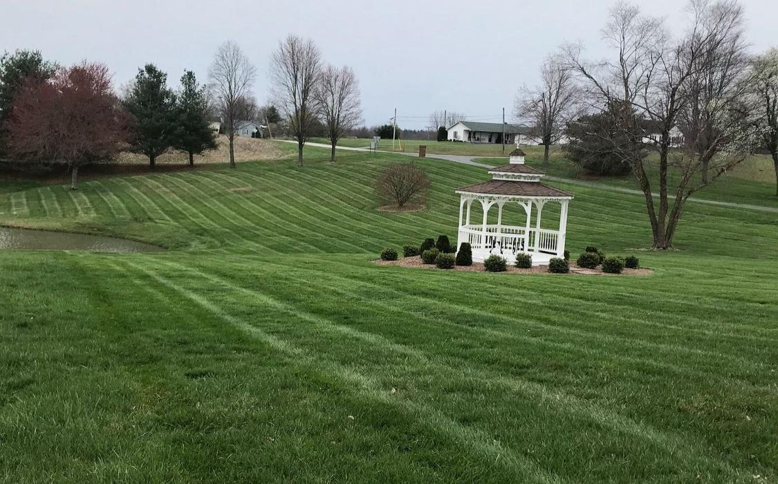 Lamb's Lawn Service & Landscaping LLC Image