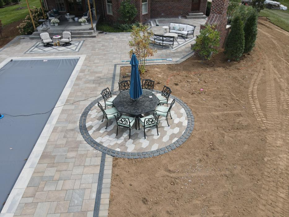 Lamb's Lawn Service & Landscaping LLC Image