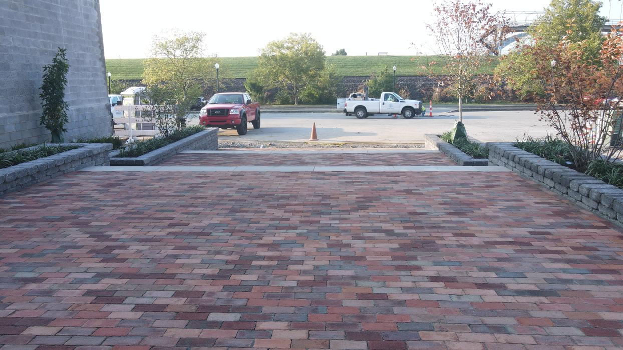 Lamb's Lawn Service & Landscaping LLC Image