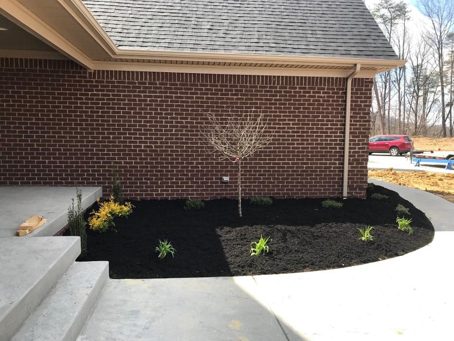 Lamb's Lawn Service & Landscaping LLC Image