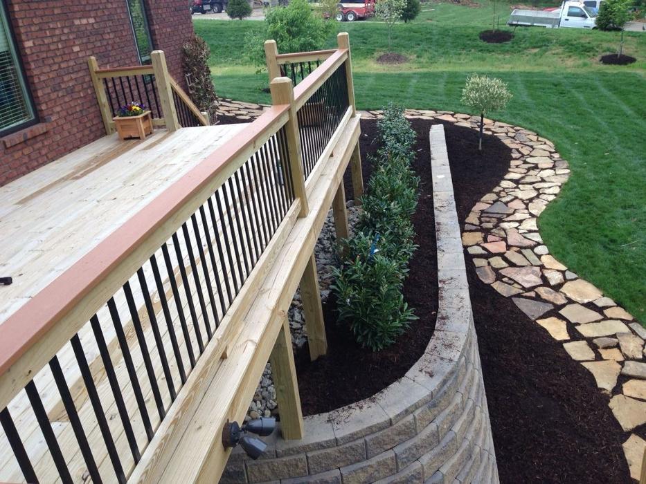 Lamb's Lawn Service & Landscaping LLC Image