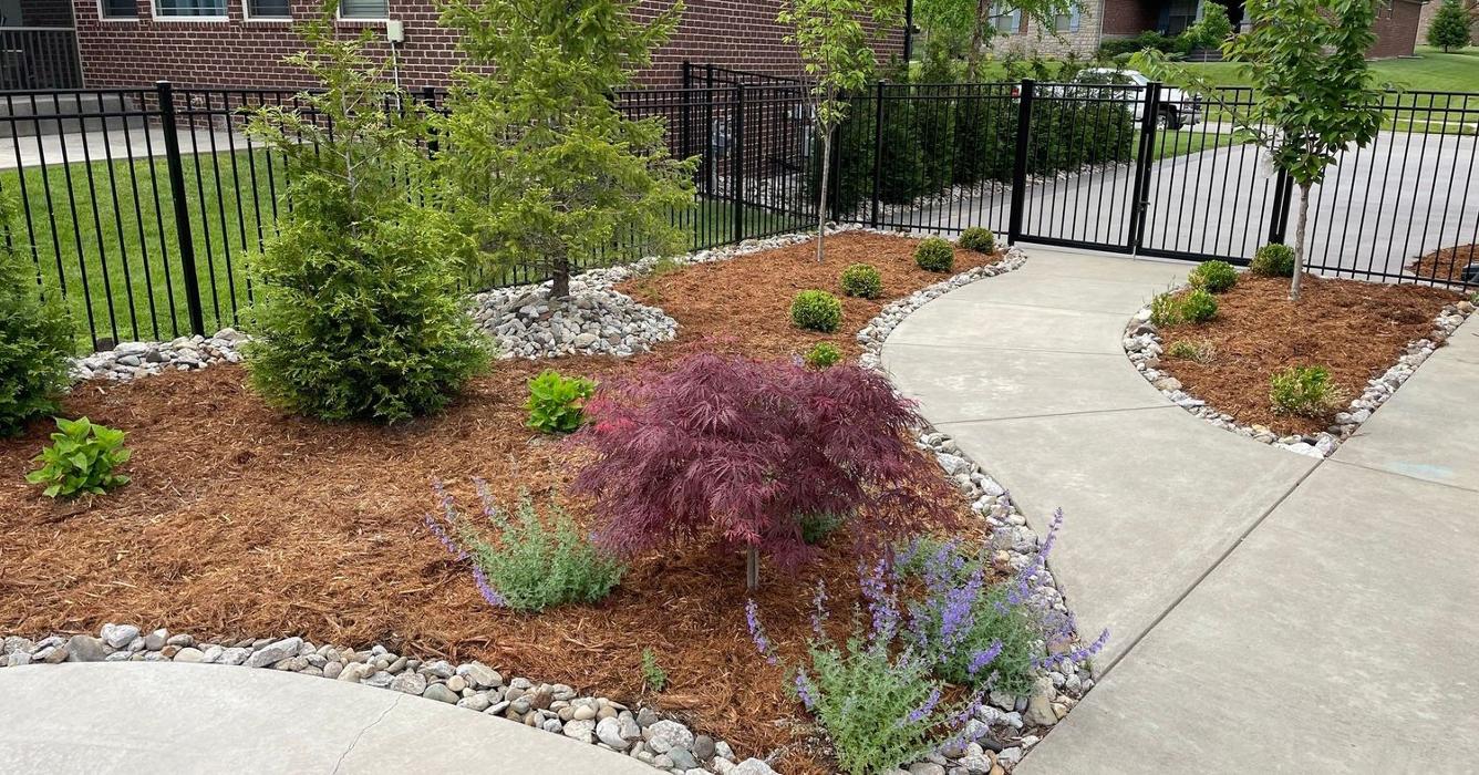 Lamb's Lawn Service & Landscaping LLC Image