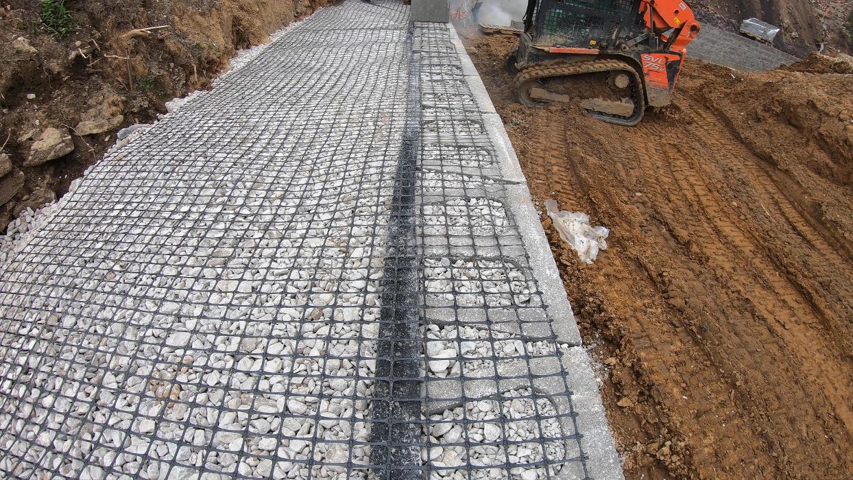 Lamb's Lawn Service & Landscaping LLC Image