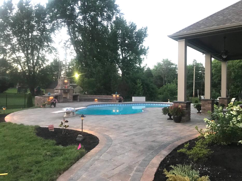 Lamb's Lawn Service & Landscaping LLC Image