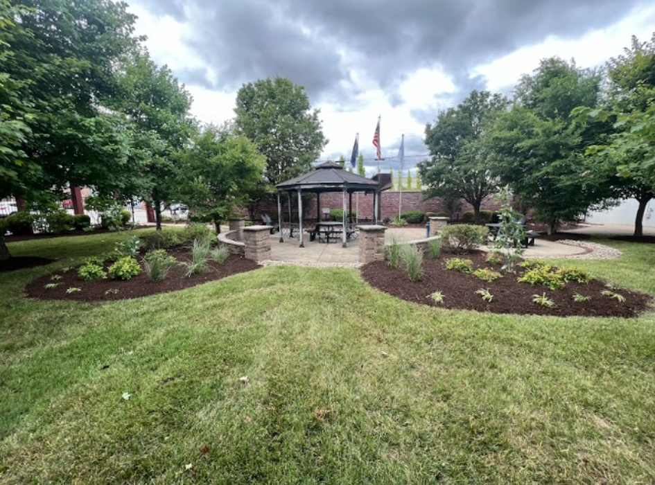 Lamb's Lawn Service & Landscaping LLC Image