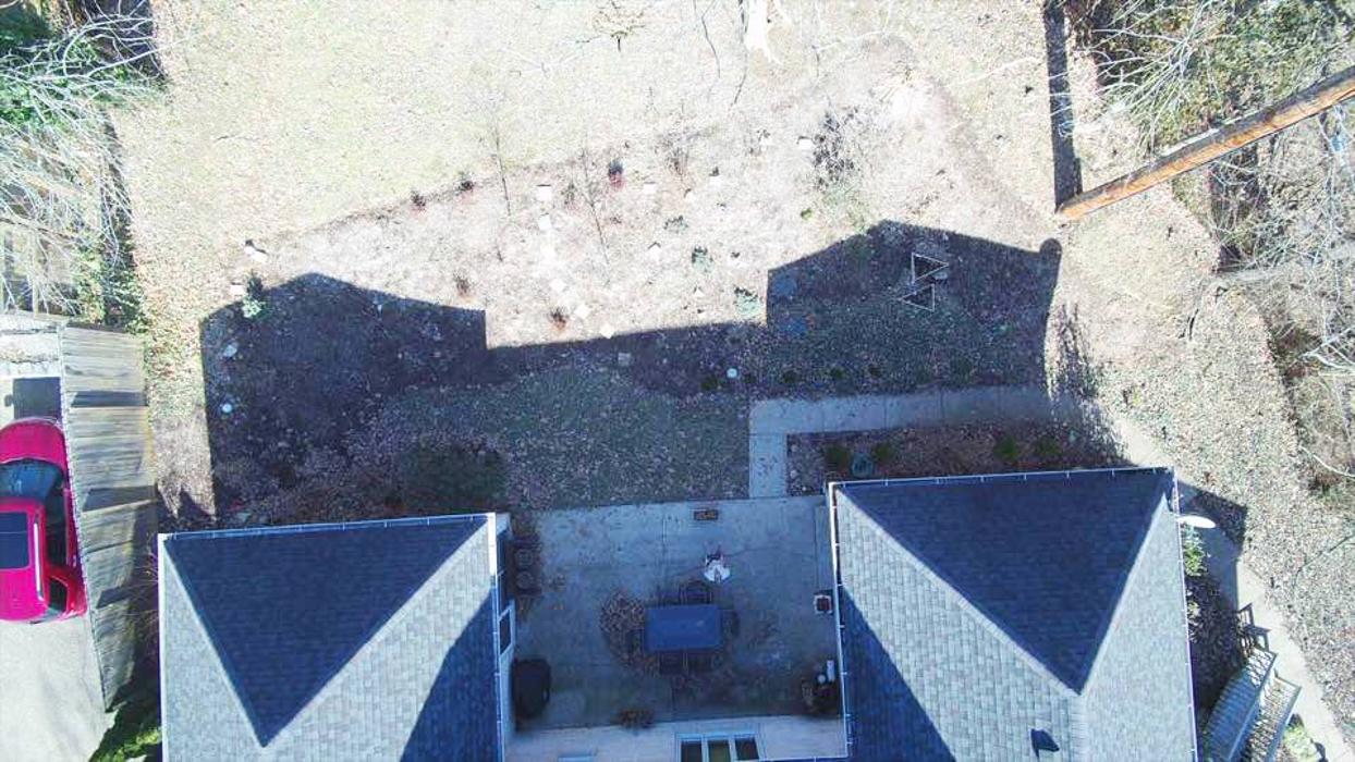 Lamb's Lawn Service & Landscaping LLC Image