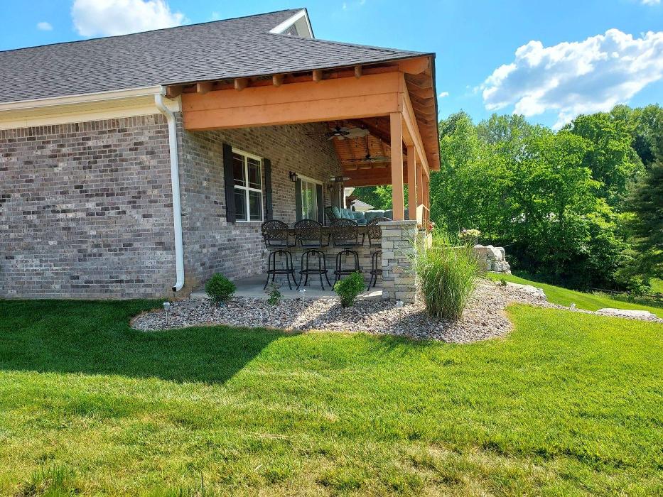 Lamb's Lawn Service & Landscaping LLC Image