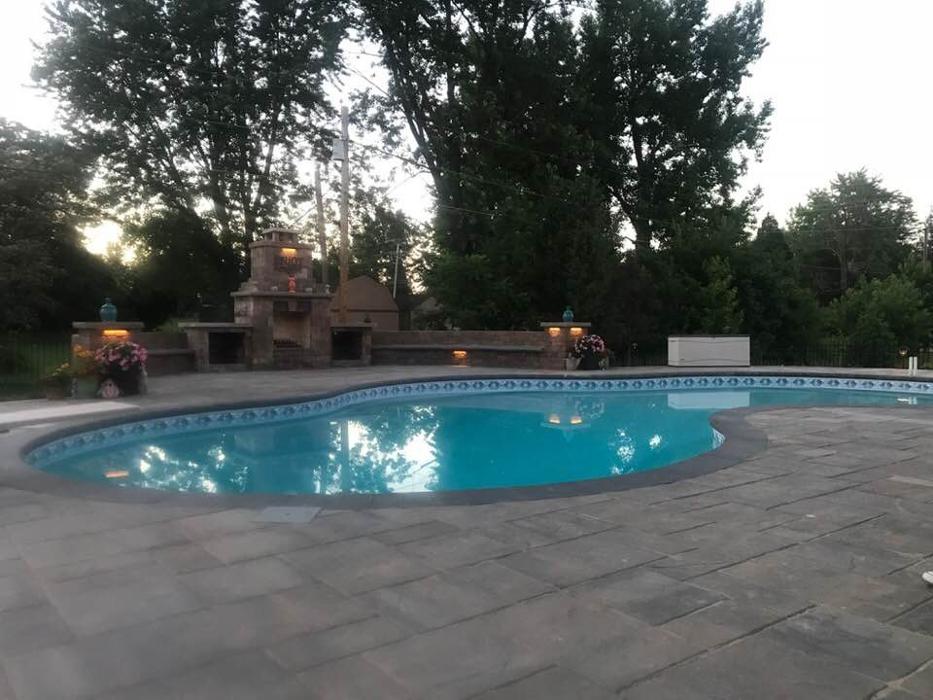 Lamb's Lawn Service & Landscaping LLC Image