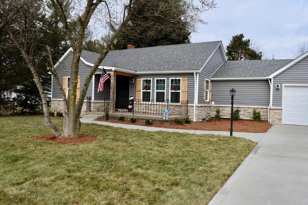 Lamb's Lawn Service & Landscaping LLC Image