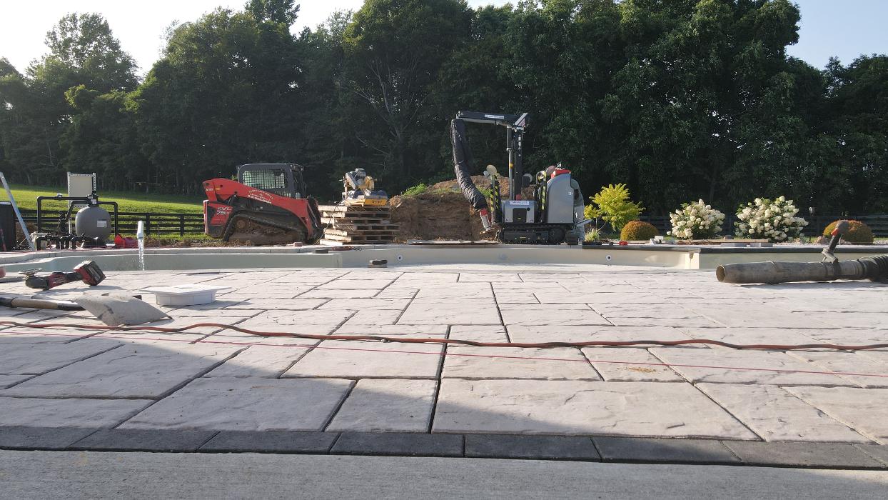 Lamb's Lawn Service & Landscaping LLC Image