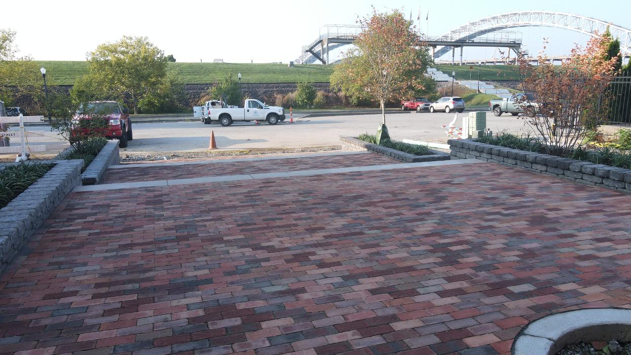 Lamb's Lawn Service & Landscaping LLC Image