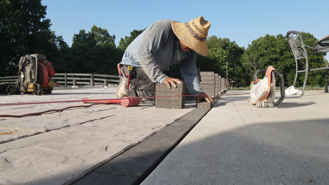 Lamb's Lawn Service & Landscaping LLC Image