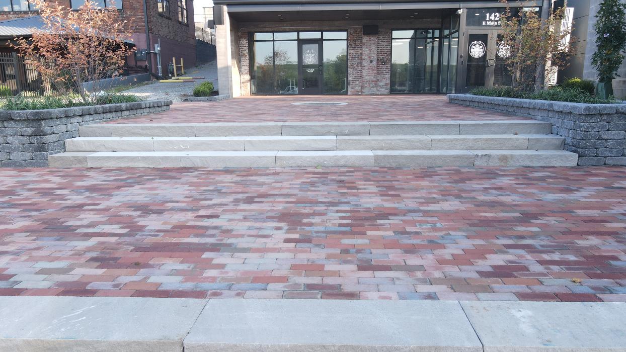 Lamb's Lawn Service & Landscaping LLC Image