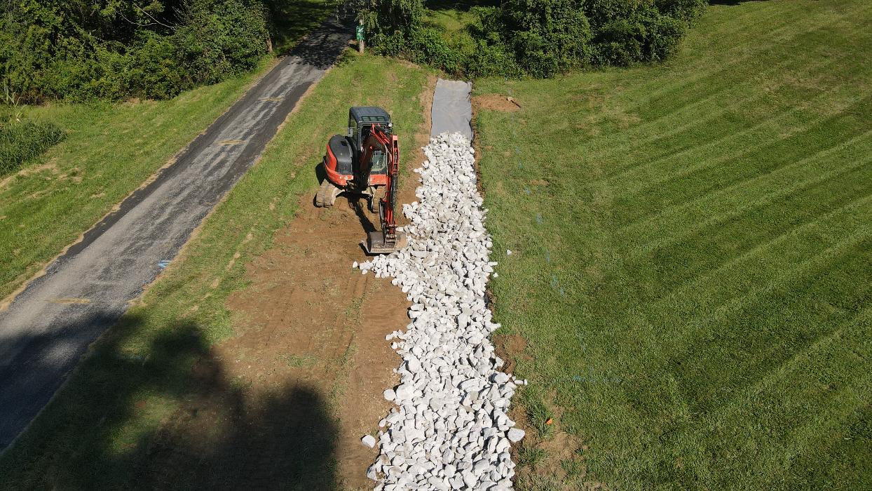 Lamb's Lawn Service & Landscaping LLC Image