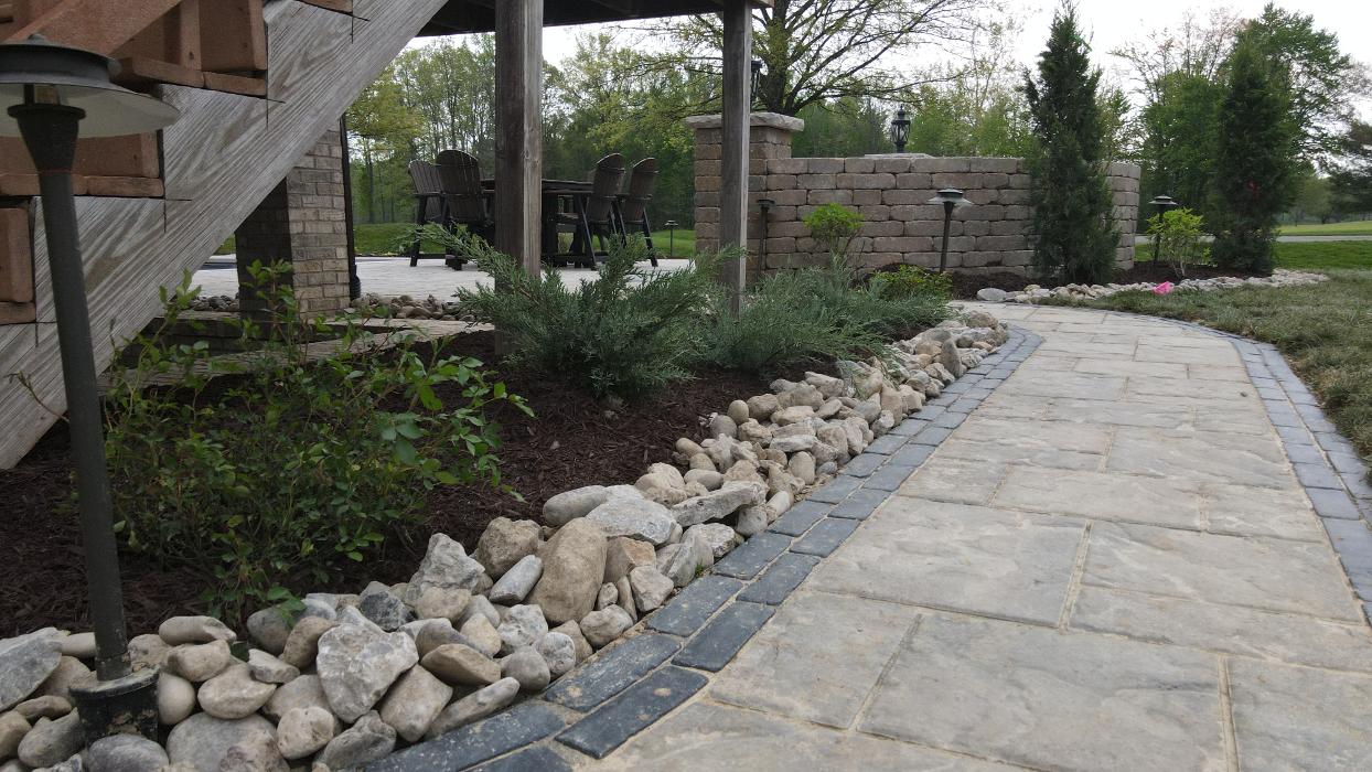 Lamb's Lawn Service & Landscaping LLC Image