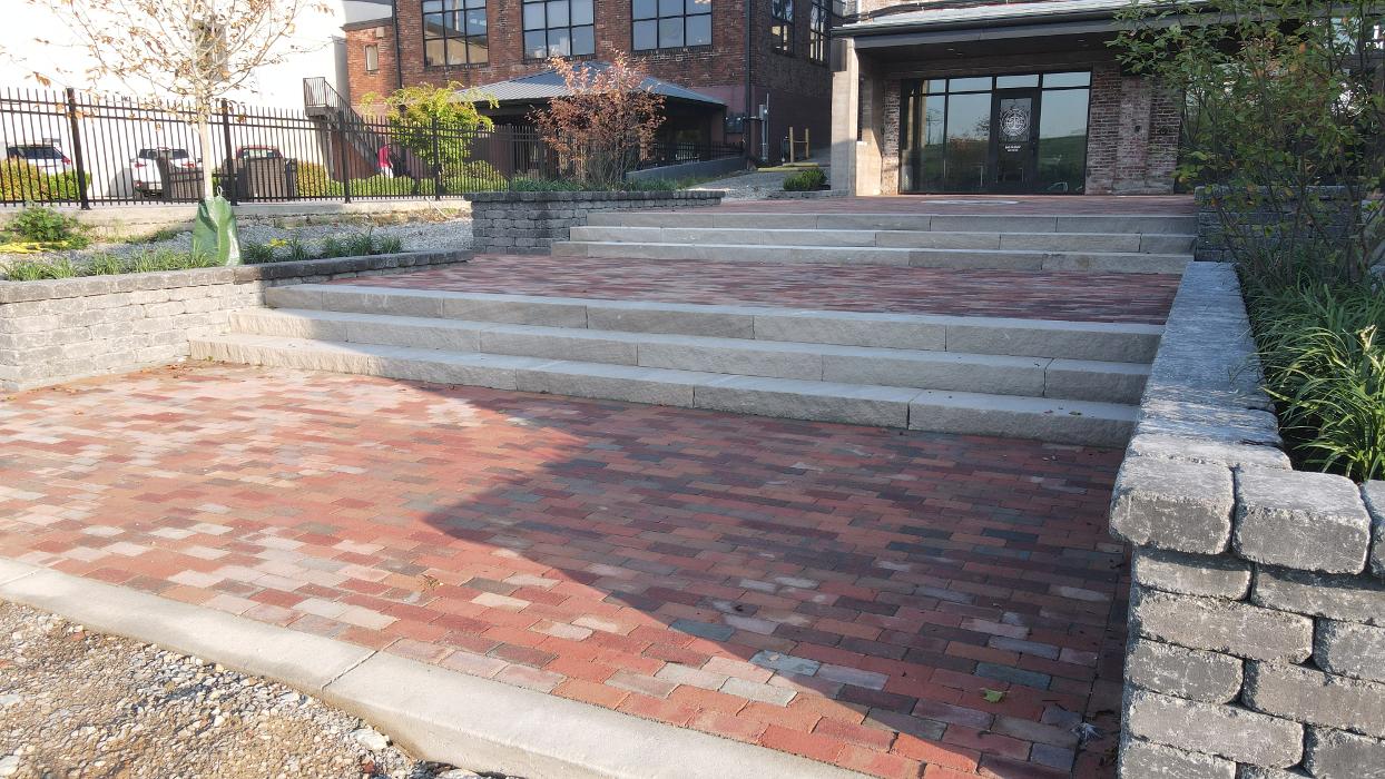 Lamb's Lawn Service & Landscaping LLC Image