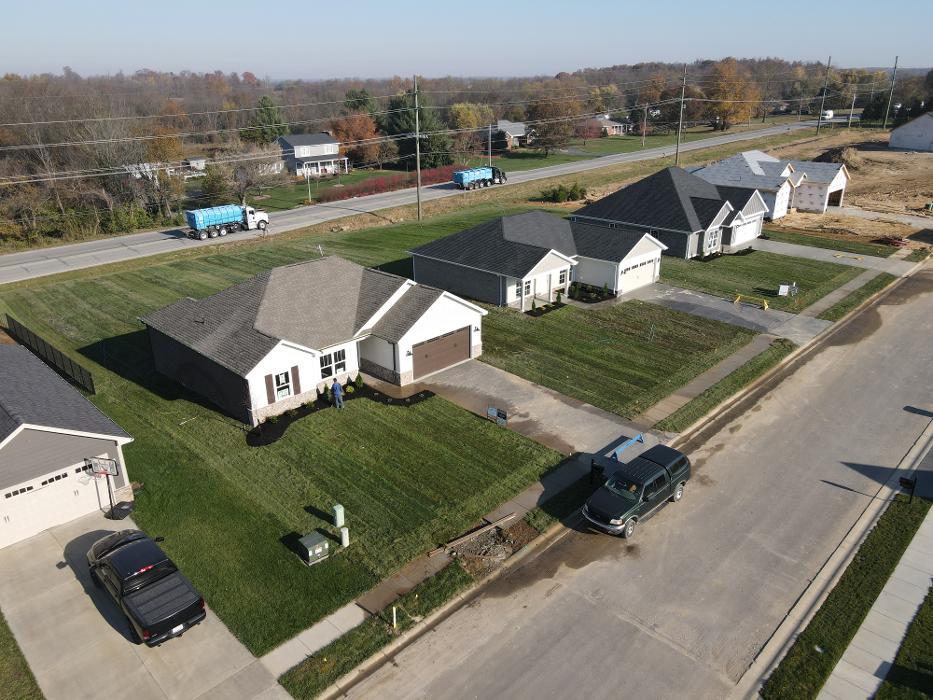 Lamb's Lawn Service & Landscaping LLC Image