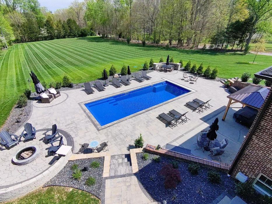 Lamb's Lawn Service & Landscaping LLC Image