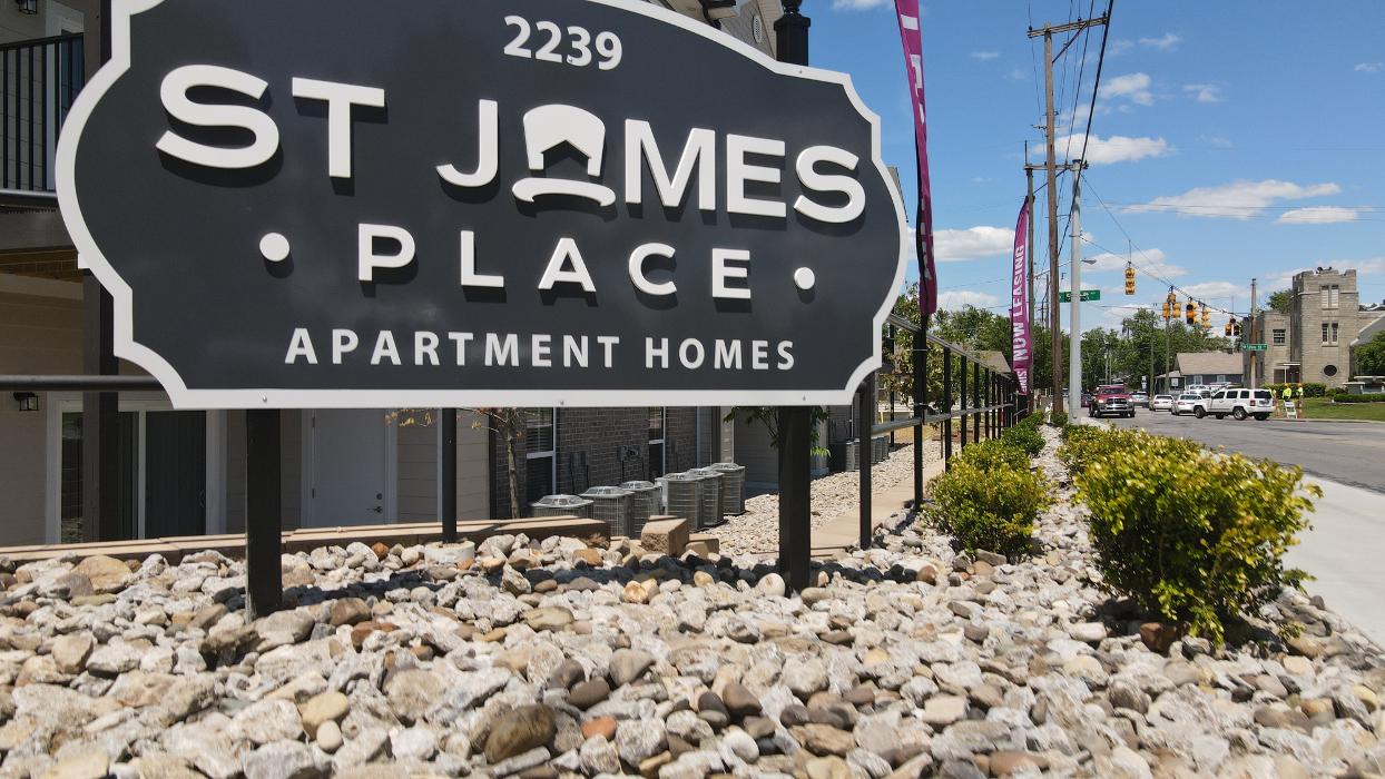 Lamb's Lawn Service & Landscaping LLC Image