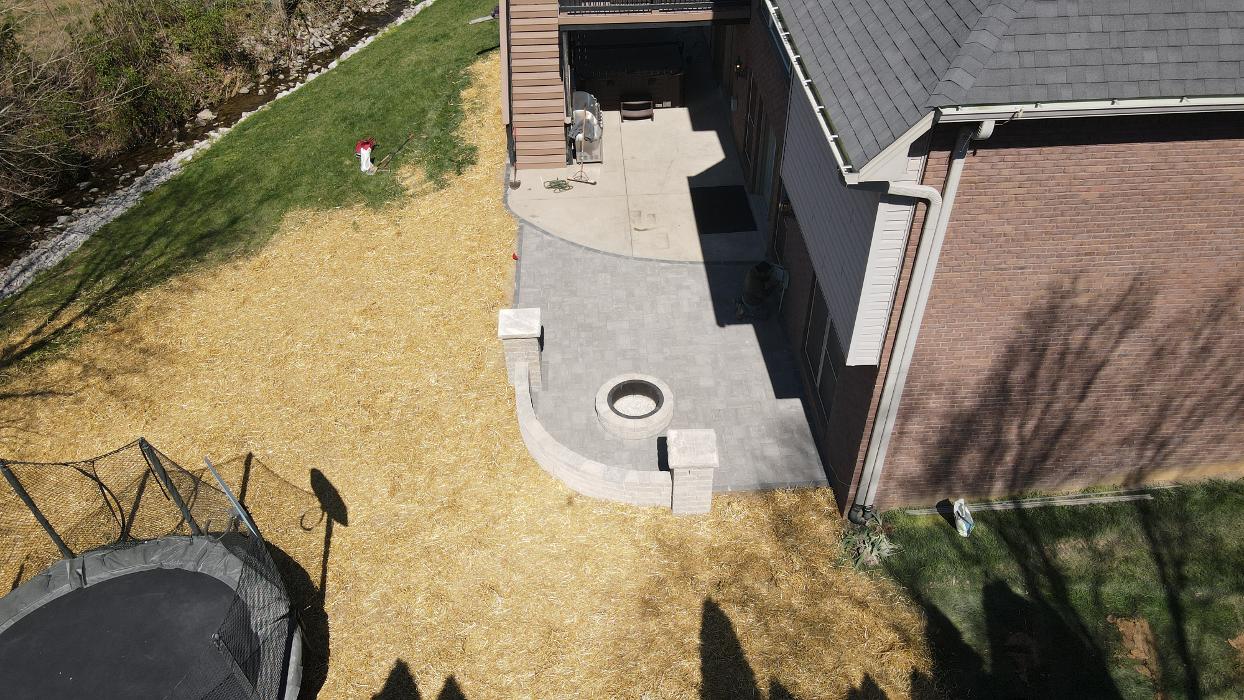 Lamb's Lawn Service & Landscaping LLC Image