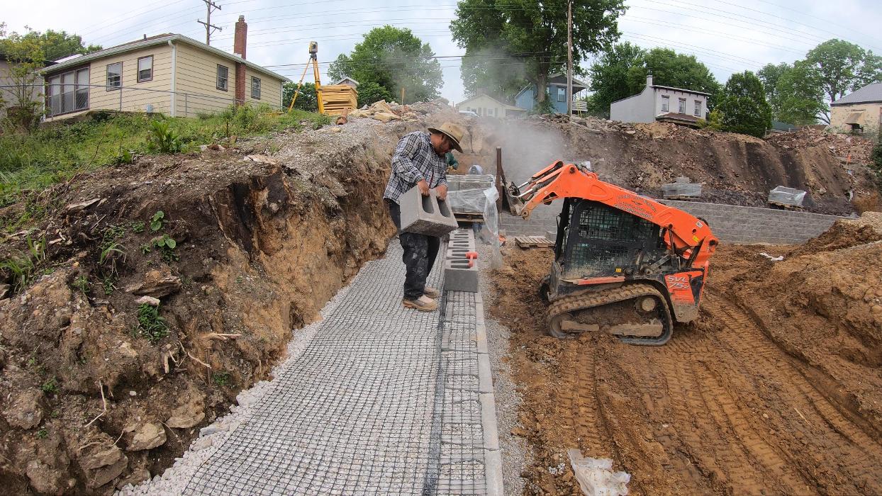 Lamb's Lawn Service & Landscaping LLC Image