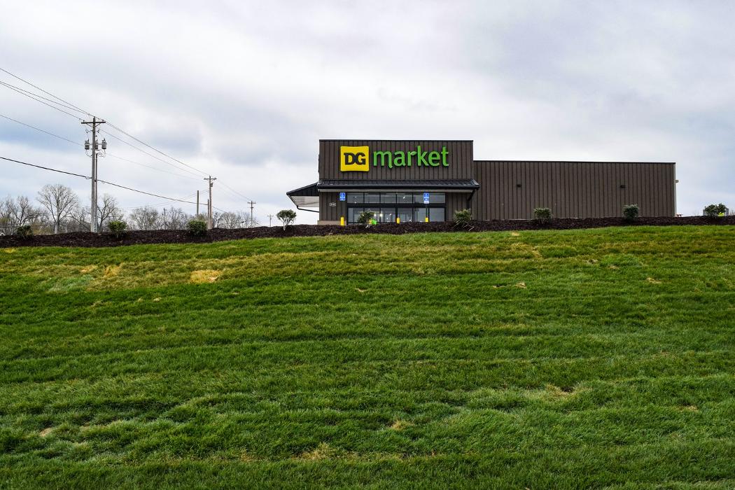 Lamb's Lawn Service & Landscaping LLC Image