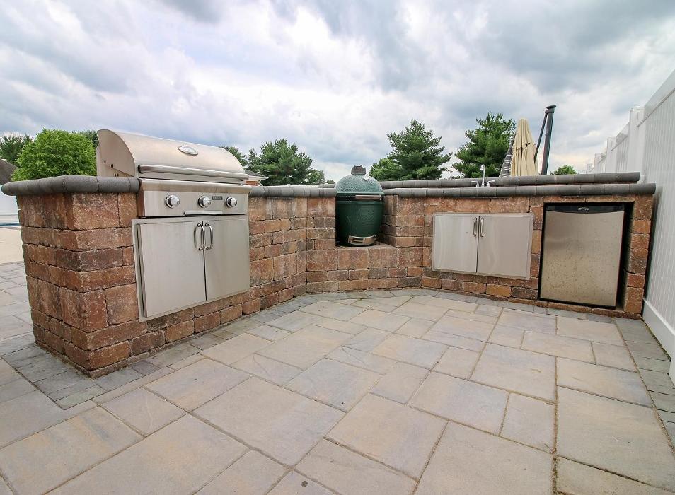 Lamb's Lawn Service & Landscaping LLC Image