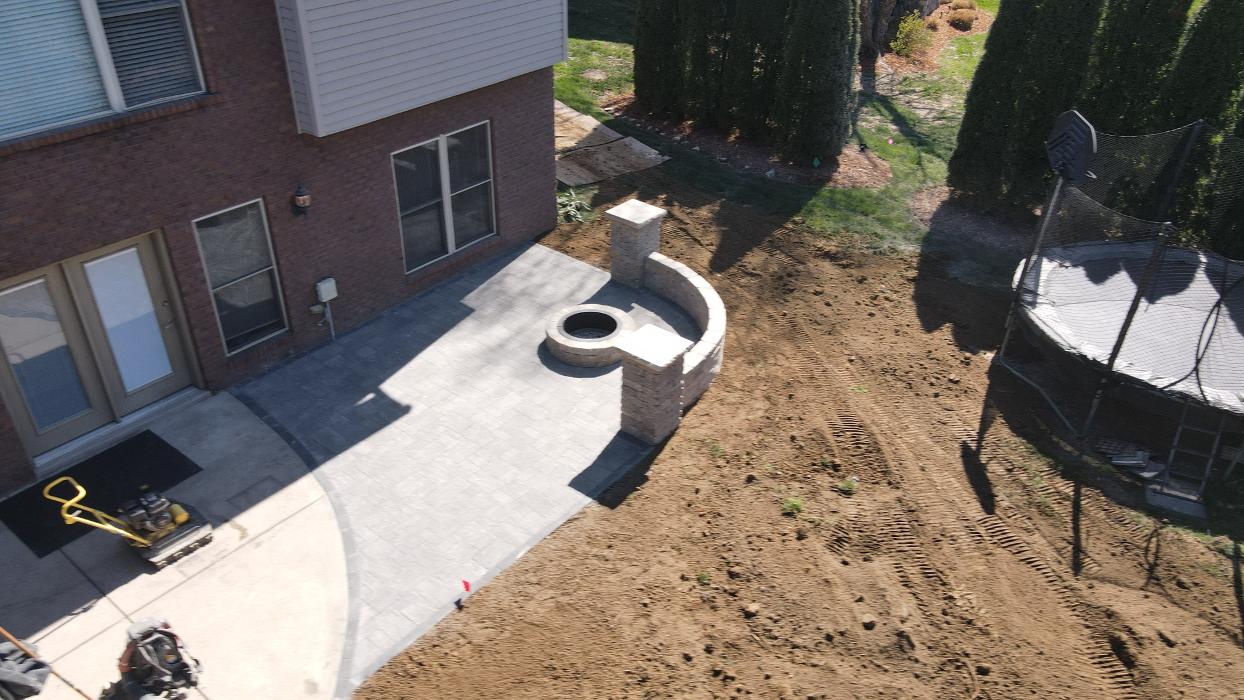 Lamb's Lawn Service & Landscaping LLC Image