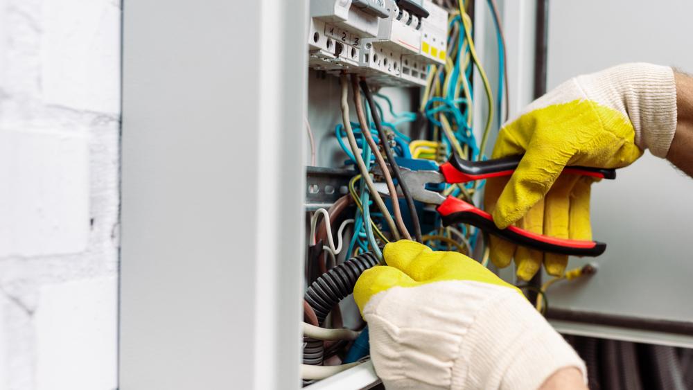 Elektro Bordne GmbH, Rathausstraße in Edingen-Neckarhausen