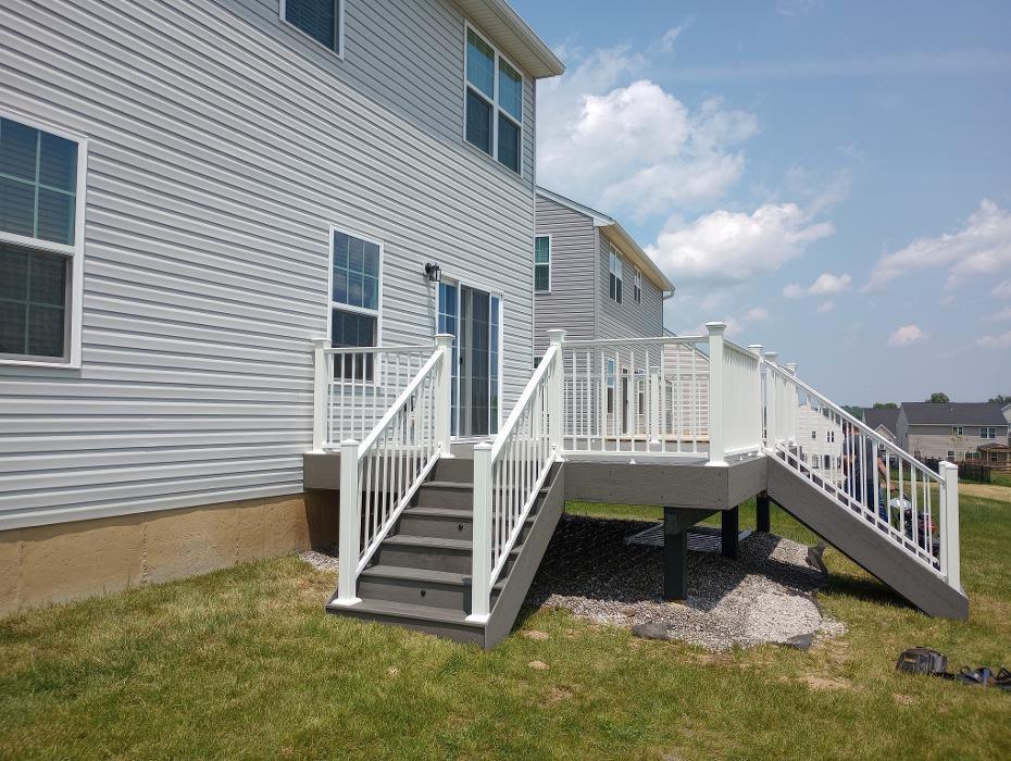 Estridge Deck and Patio LLC Image