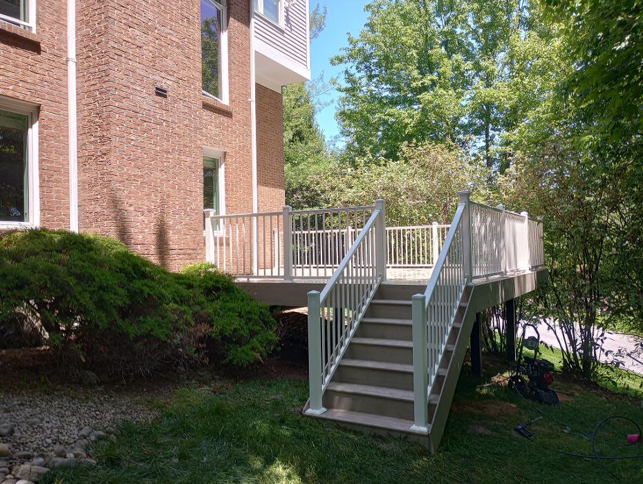 Estridge Deck and Patio LLC Image