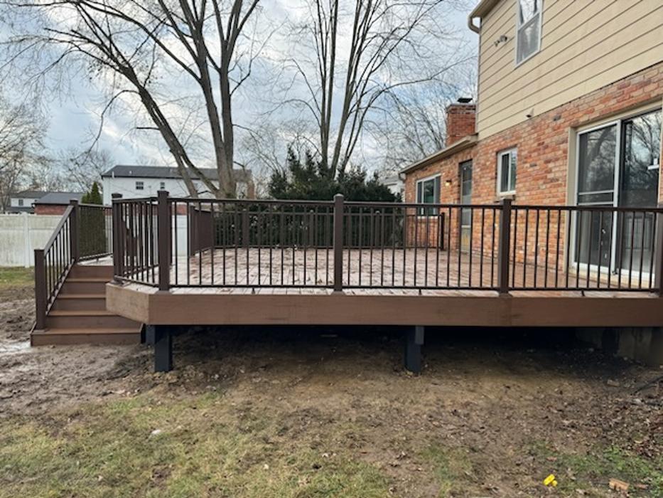 Estridge Deck and Patio LLC Image