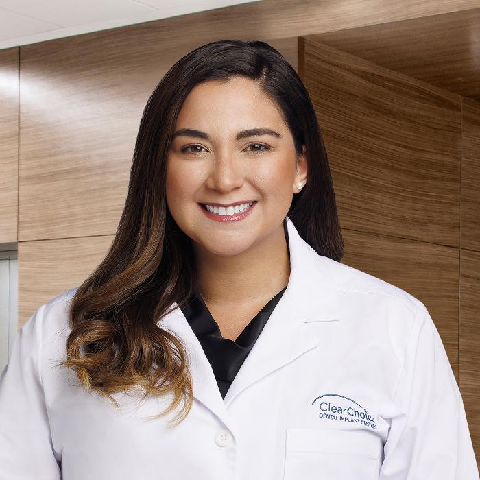 Mariana Fernandez Lozada, DDS Logo