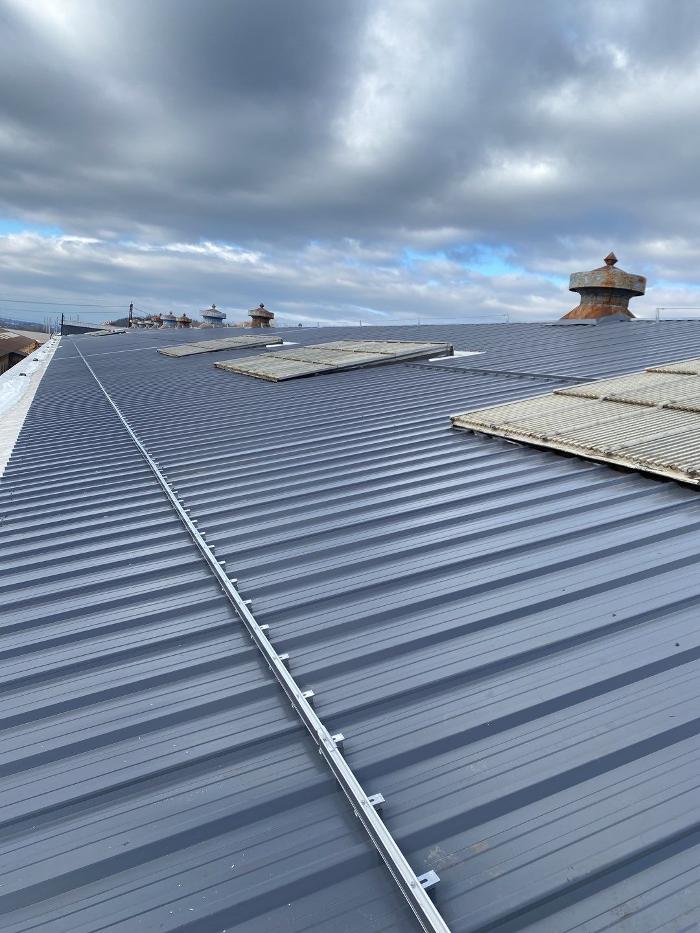 Great Lakes Commercial Roofing, LLC Logo