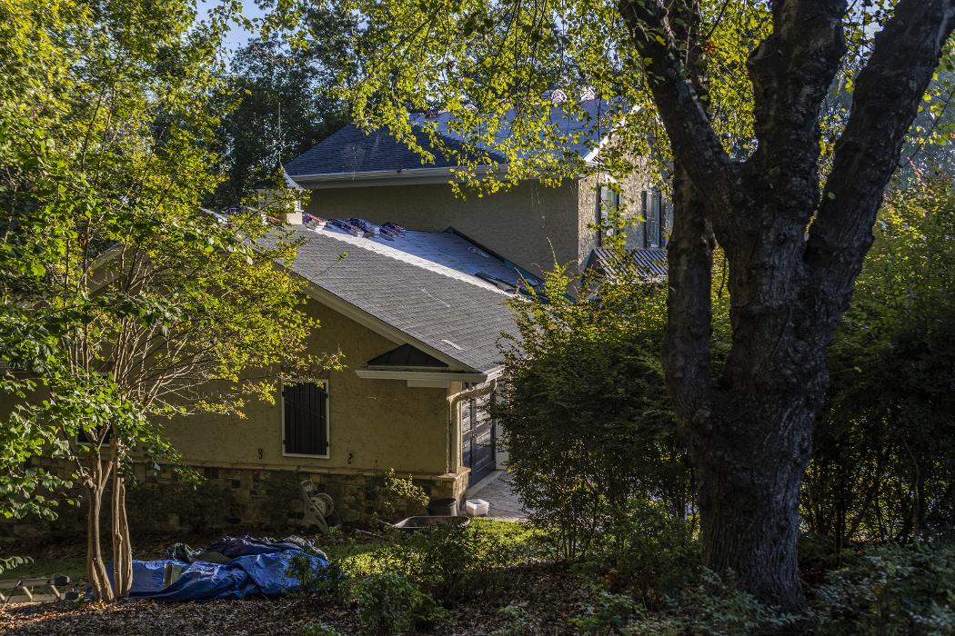 Atlanta Roofing Specialists Image