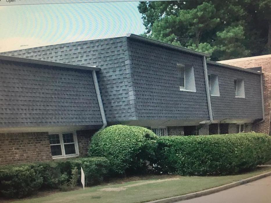 Atlanta Roofing Specialists Image