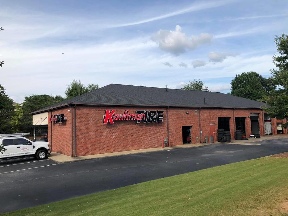 Atlanta Roofing Specialists Image