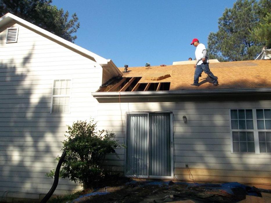 Atlanta Roofing Specialists Image