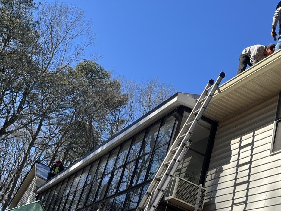Atlanta Roofing Specialists Image