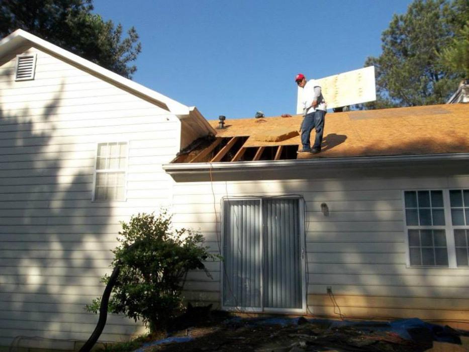 Atlanta Roofing Specialists Image