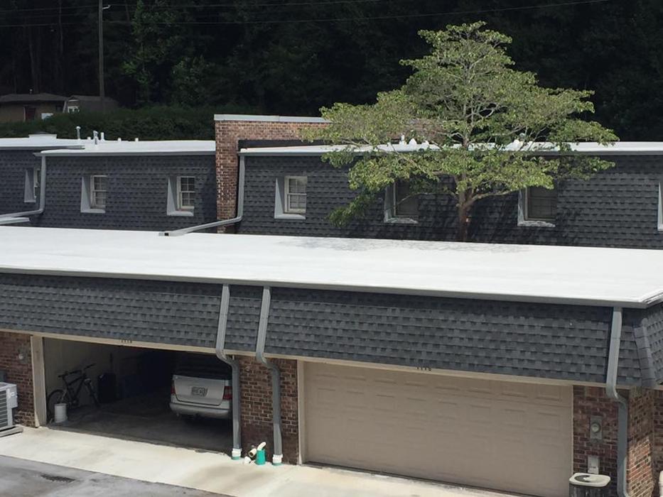 Atlanta Roofing Specialists Image