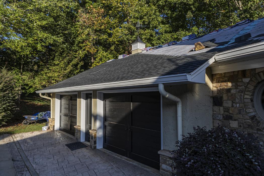 Atlanta Roofing Specialists Image