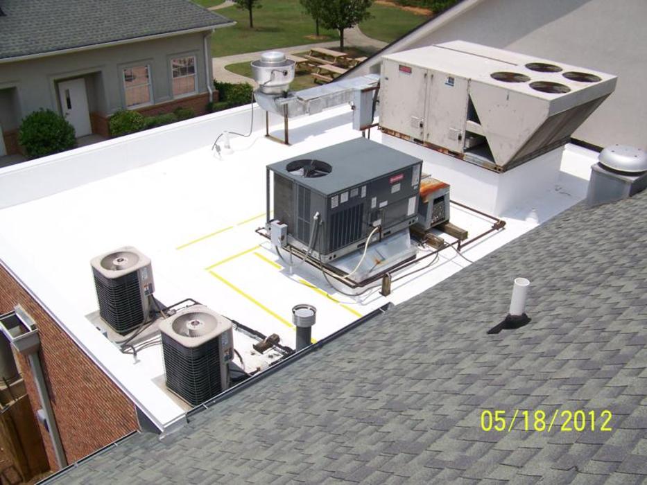 Atlanta Roofing Specialists Image