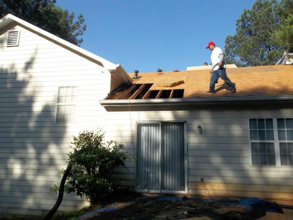 Atlanta Roofing Specialists Image