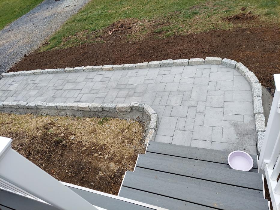 Craig's Lawncare and Hardscaping Image