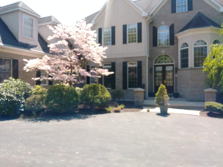 Craig's Lawncare and Hardscaping Image